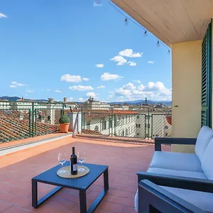 Penthouse With Big Terrace In Oltrarno Apartment